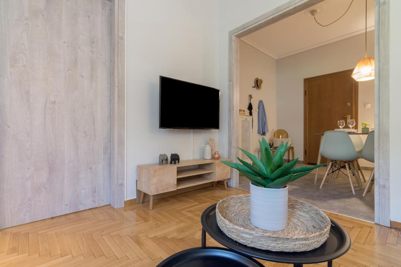 Spacious 2 Bedroom In Koukaki Appartamento