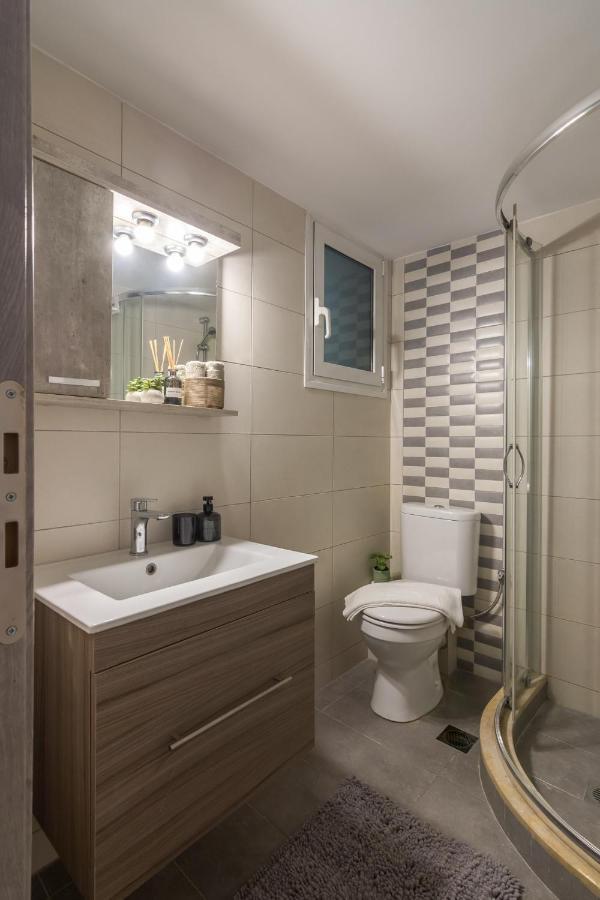 Spacious 2 Bedroom In Koukaki
